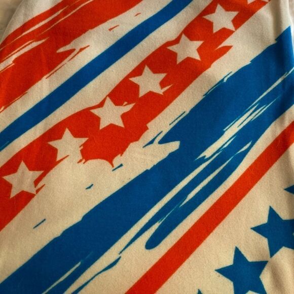 1462 LuLaRoe Leggings Size OS Red Cream Blue Stars Stripes Print New - Picture 2 of 4